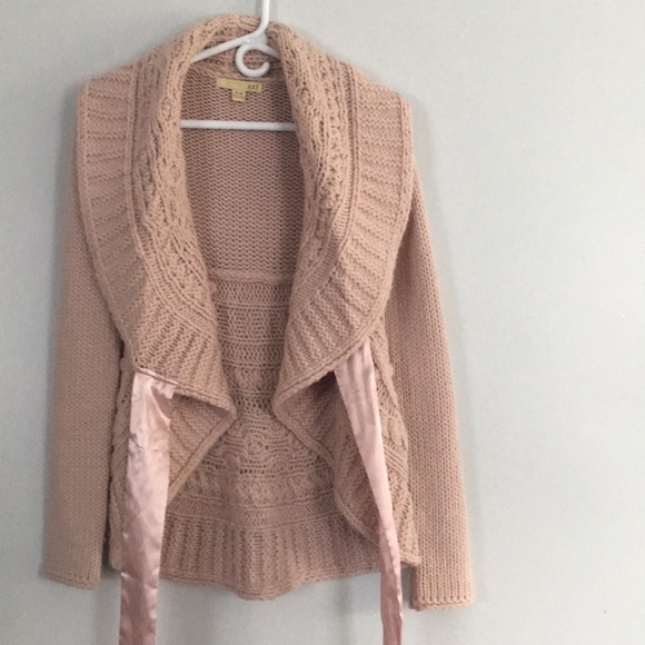 Tie front sweater - Picture 5 of 7